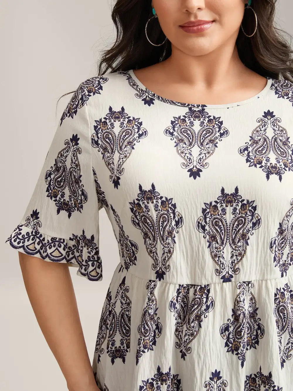 Paisley Print Lotus Leaf Cuffs Blouse