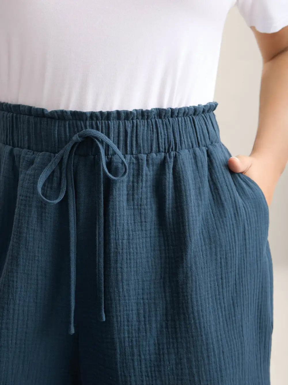 Curved Hem Straight-Leg Shorts