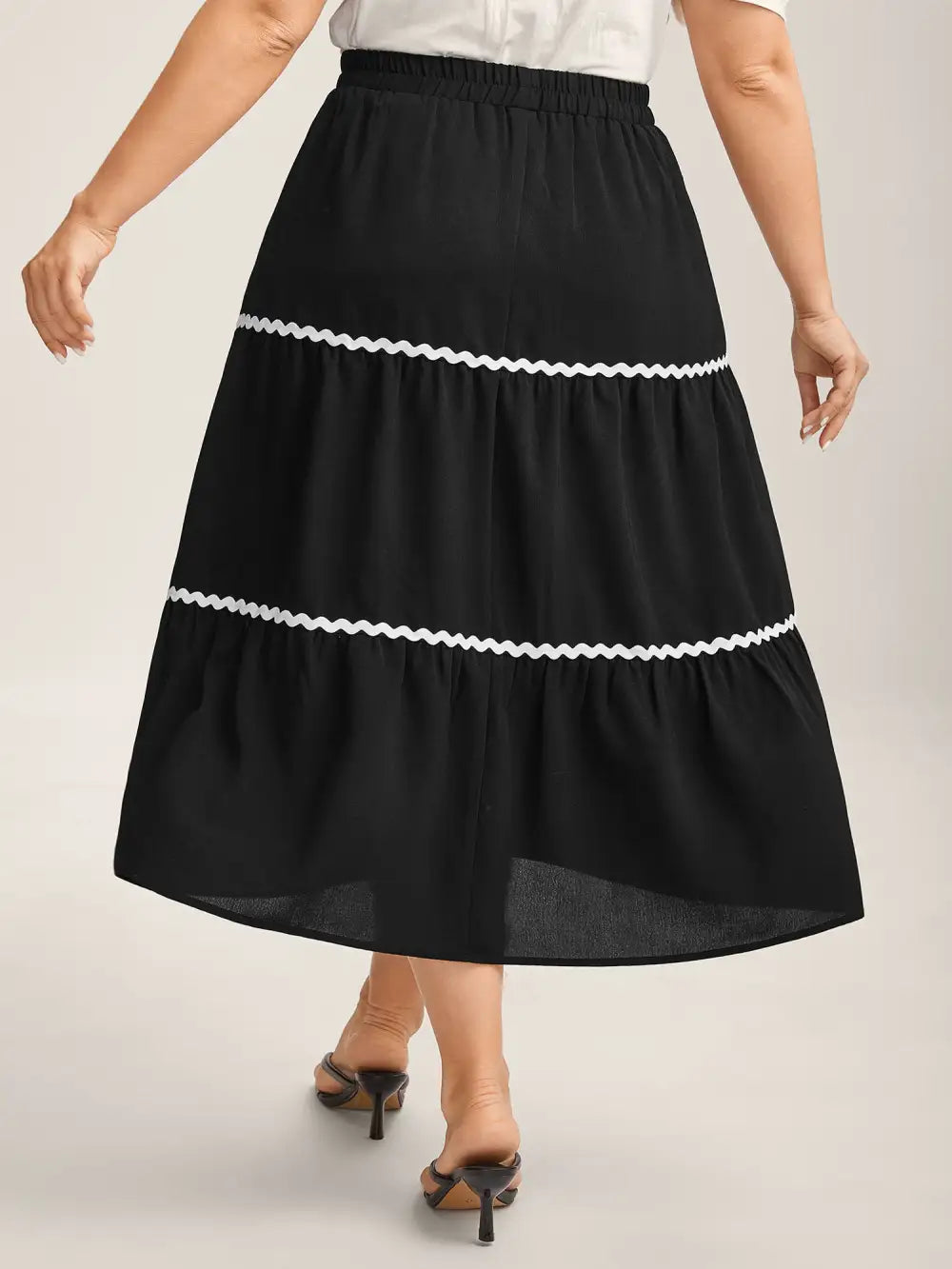 Wavy Lace Trim Tiered Maxi Skirt