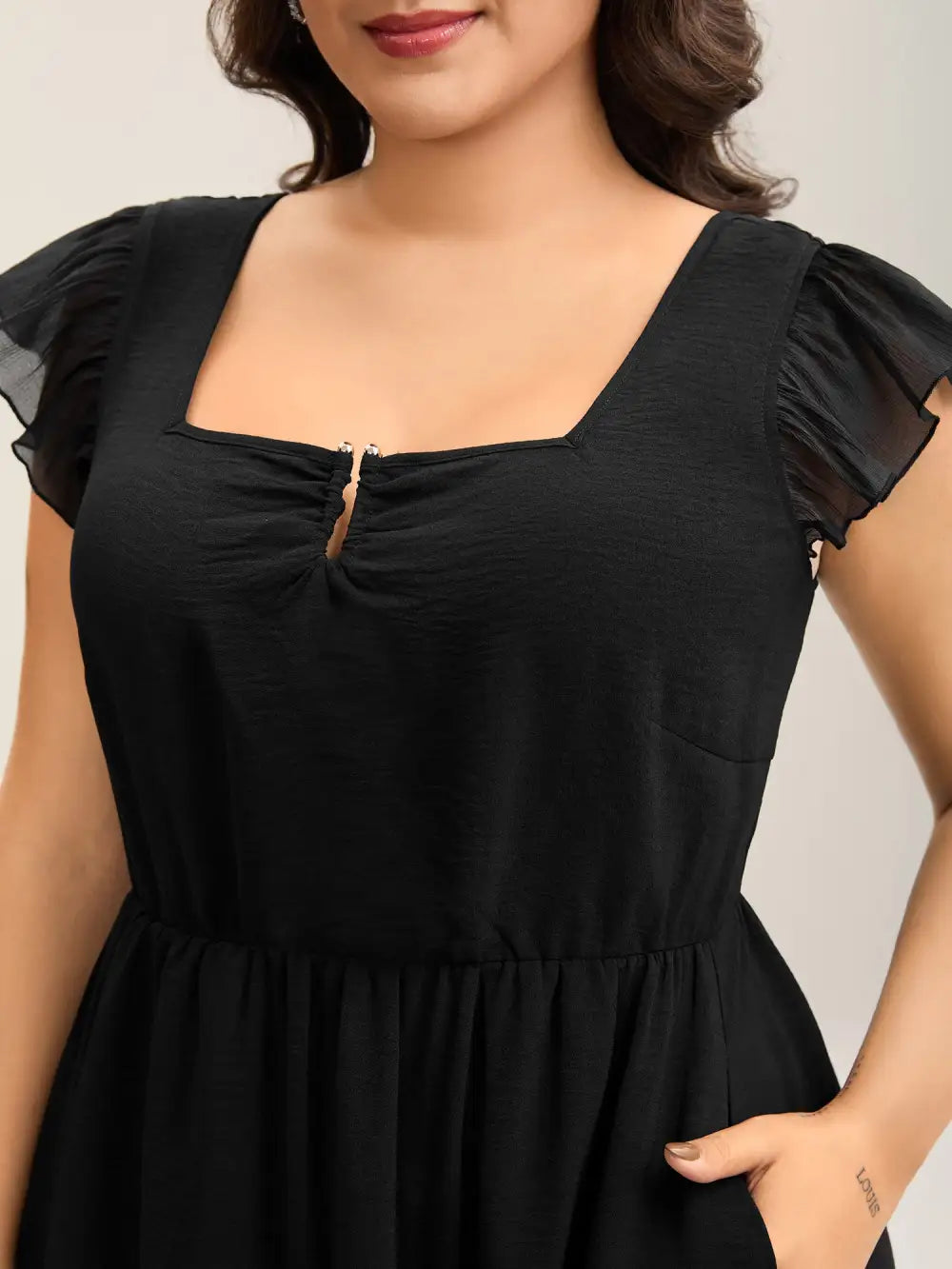 Spliced Gathered Neckline Pockets Midi Dress