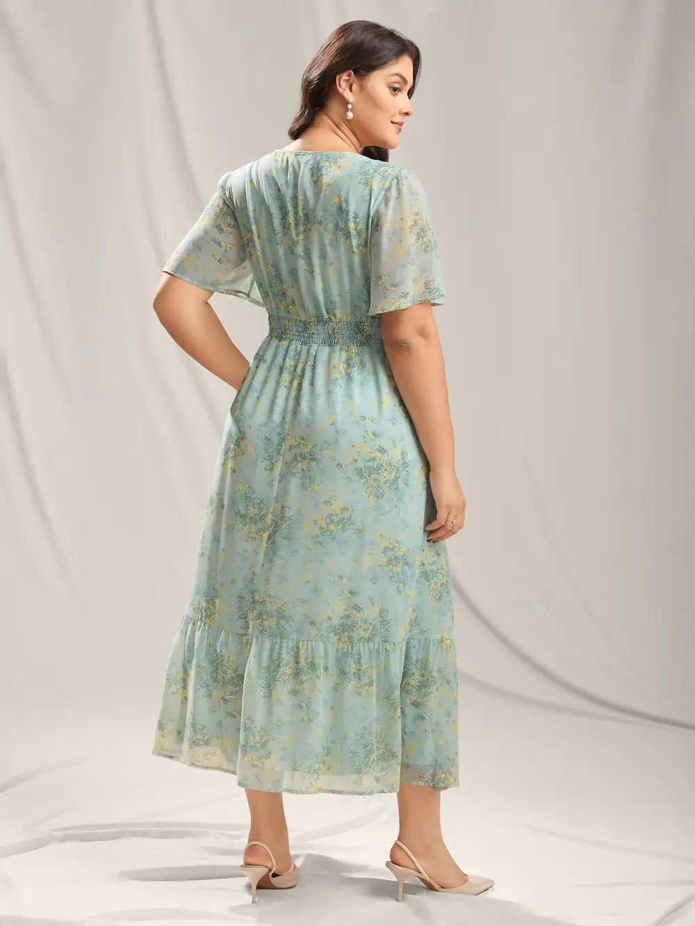 Breezy Floral Shirred Pockets Maxi Dress