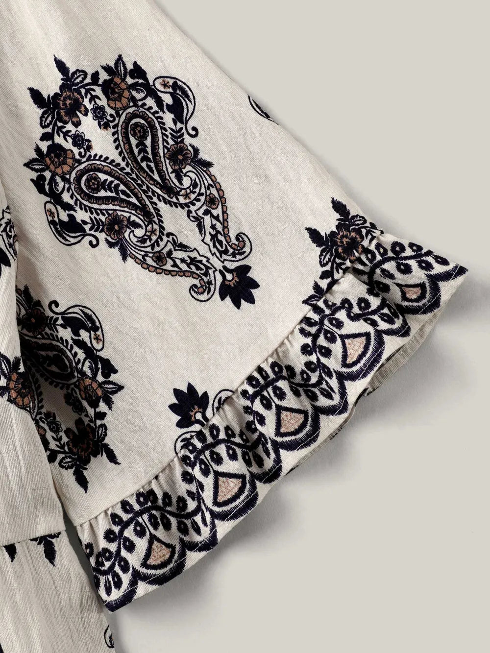 Paisley Print Lotus Leaf Cuffs Blouse