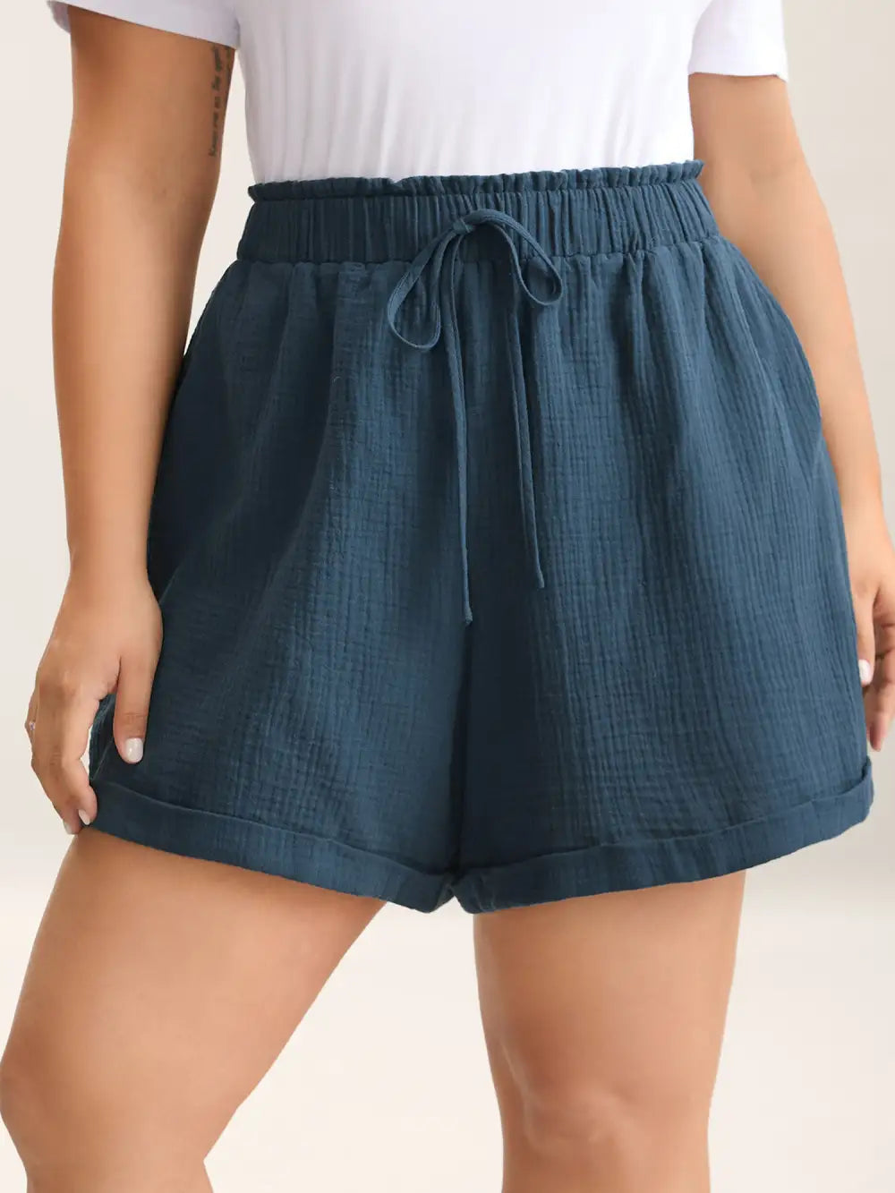Curved Hem Straight-Leg Shorts
